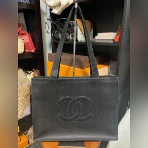 Chanel black caviar tote